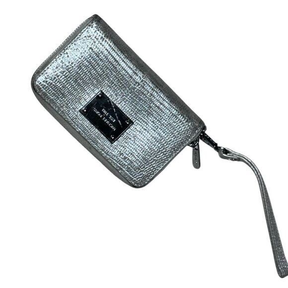 Beautiful MICHAEL KORS zip wallet Plenty Of Storage Wallet One Size sliver/gold - Picture 8 of 15